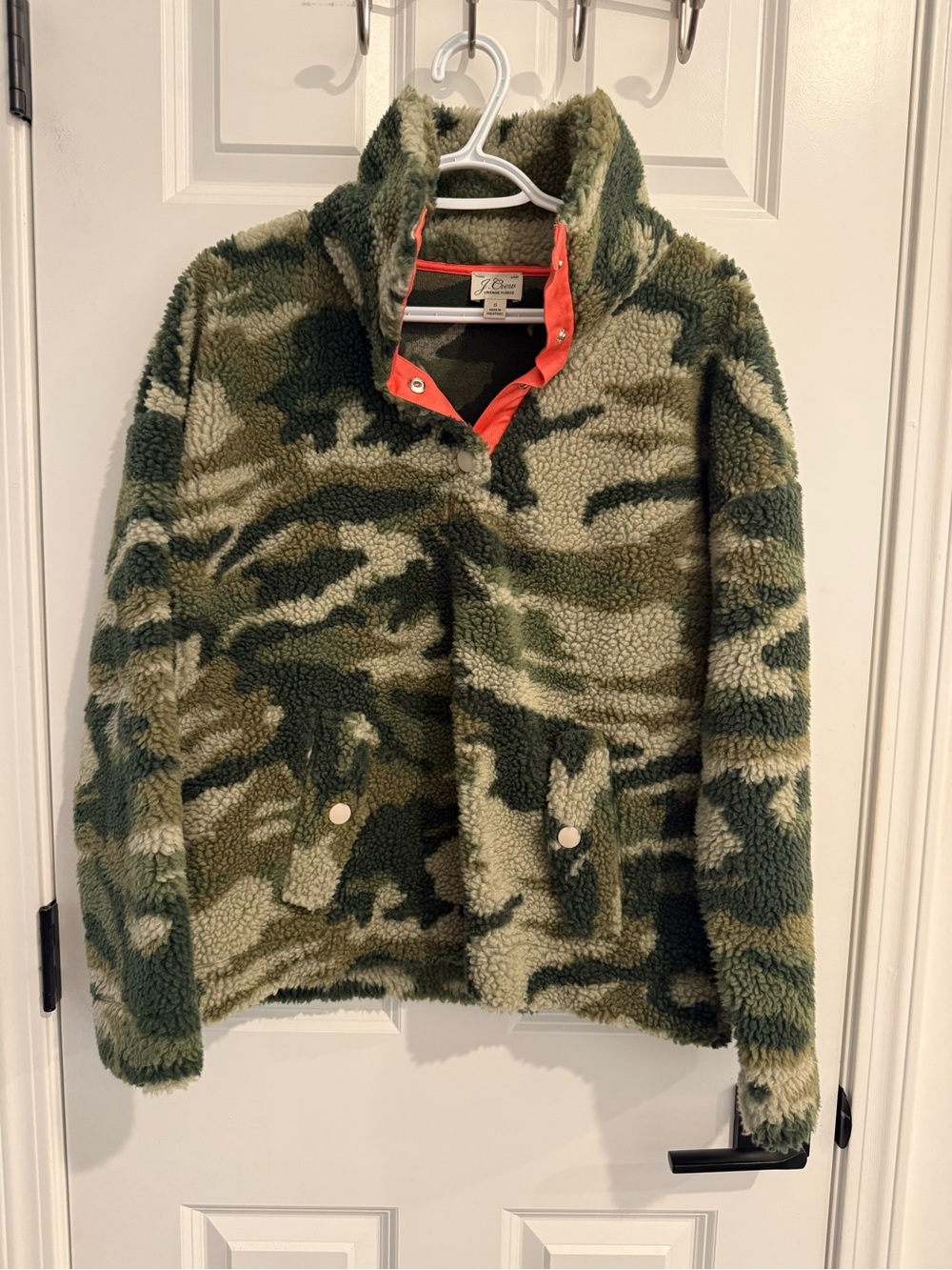 Womenβs Camouflage Sherpa Pullover Sweater - Green